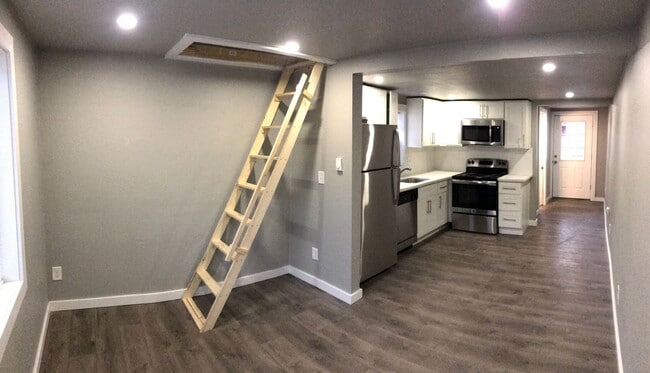 2037 S 8th St in Tacoma, WA - Building Photo - Building Photo