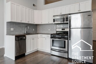 1133 W Madison St, Unit 3f in Chicago, IL - Building Photo - Building Photo