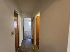 1718 Goff Ave, Unit #2 in Eau Claire, WI - Building Photo - Building Photo