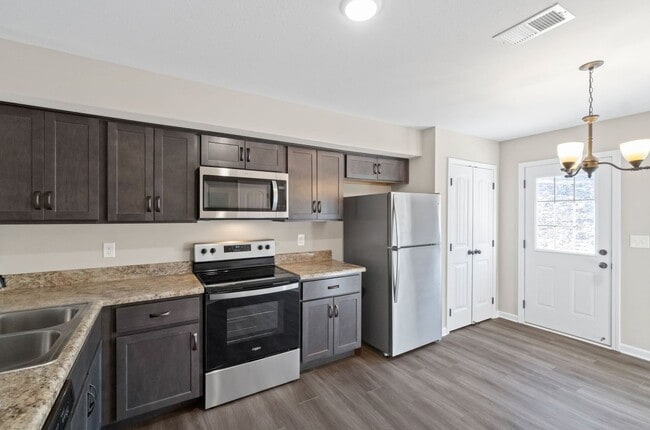 1129 Ziva Ln in Clarksville, TN - Building Photo - Building Photo