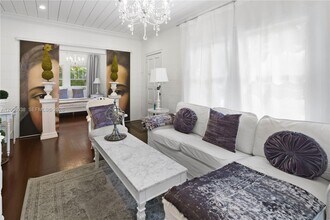 743 NW 9th Ave in Miami, FL - Building Photo - Building Photo