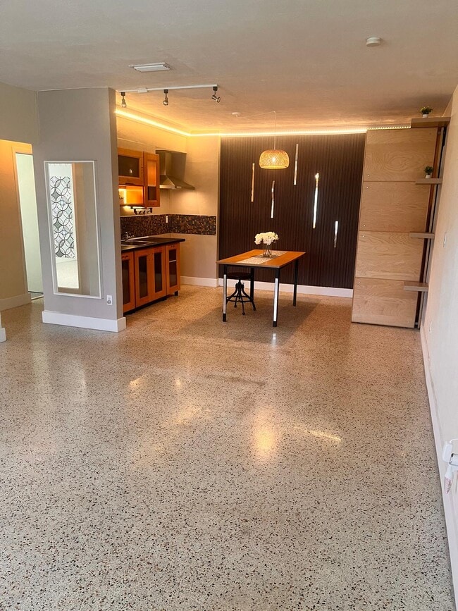260 SW 48th Ct in Coral Gables, FL - Building Photo - Building Photo