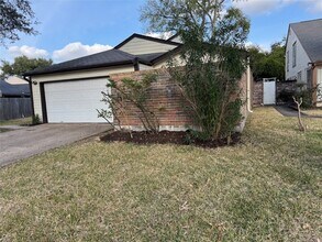 9107 Ketchwood Dr in Houston, TX - Building Photo - Building Photo