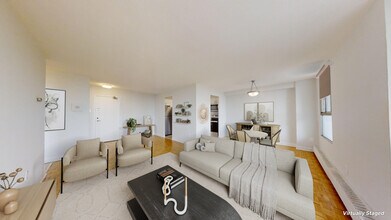 20 Broadoaks Dr in Toronto, ON - Building Photo - Building Photo