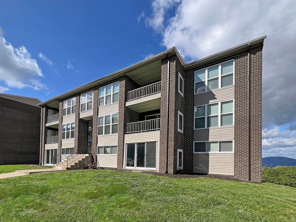 Mountain Lake Apartments in Scranton, PA - Building Photo