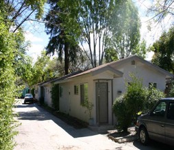 Tico Road Cottages in Ojai, CA - Building Photo - Building Photo