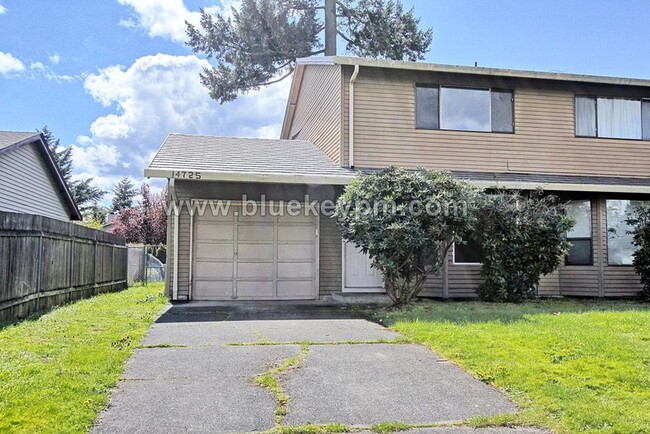 property at 14725 SE 16th Cir