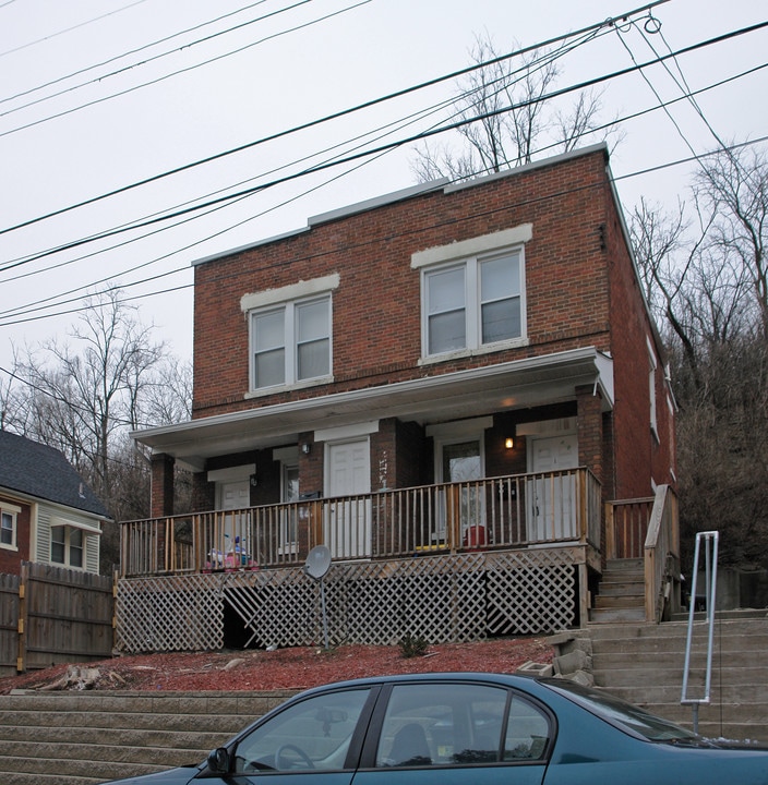 122 Valencia St in Cincinnati, OH - Building Photo