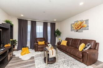 5405 Beach Grass Ln in San Diego, CA - Building Photo - Building Photo