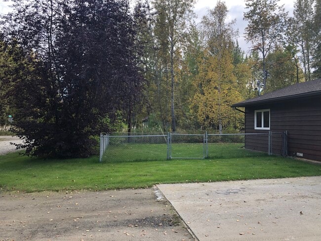 2835 Marathon Way, Unit Unit 2 in North Pole, AK - Building Photo - Building Photo