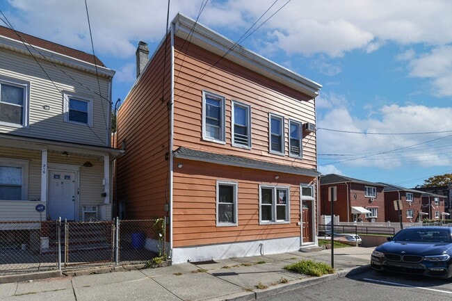 208 4TH St in Passaic, NJ - Building Photo - Building Photo