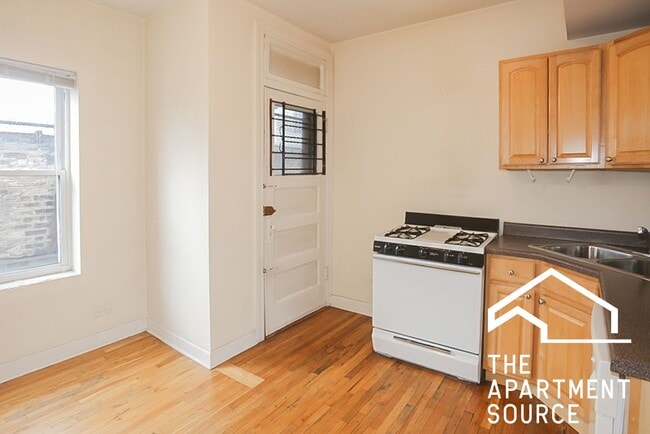 3529 N Broadway, Unit 3W in Chicago, IL - Foto de edificio - Building Photo