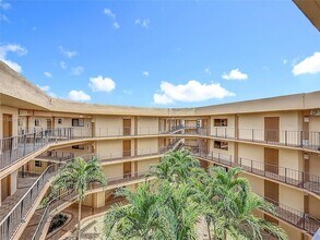 8420 SW 133rd Avenue Rd, Unit 412 in Miami, FL - Building Photo - Building Photo