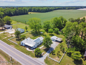 801 NC-33 in Chocowinity, NC - Building Photo - Building Photo
