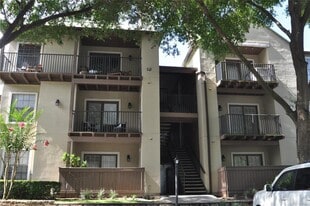 236 Afton Square in Altamonte Springs, FL - Building Photo