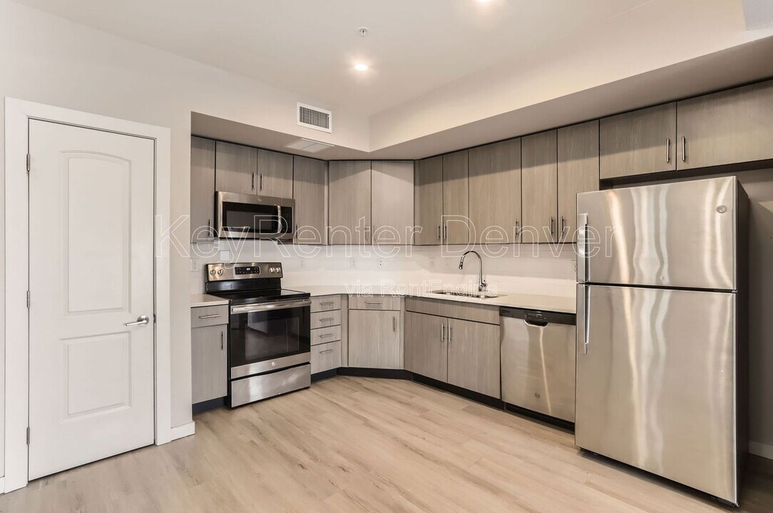 9850 E Girard Ave in Denver, CO - Building Photo