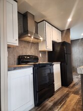 1269 N Adkins Hill Rd in Norman, OK - Foto de edificio - Building Photo