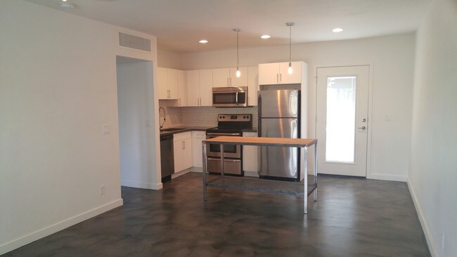 20th Street in Phoenix, AZ - Building Photo - Interior Photo
