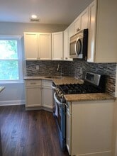 14 Hickory St, Unit 2nd Floor in Dumont, NJ - Foto de edificio - Building Photo