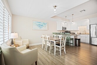 128 Ashworth Ave in Hampton, NH - Building Photo - Building Photo