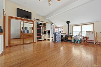 2881 Meadowcrest Dr in Yorktown Heights, NY - Building Photo - Building Photo