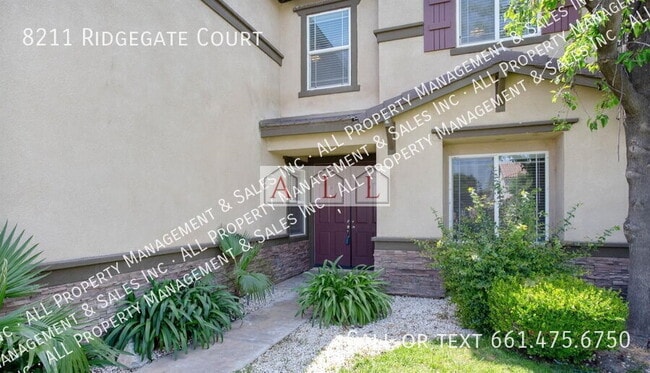 8211 Ridgegate Ct in Bakersfield, CA - Building Photo - Building Photo