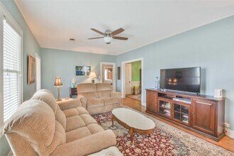 802 S Day St in Brenham, TX - Building Photo - Building Photo