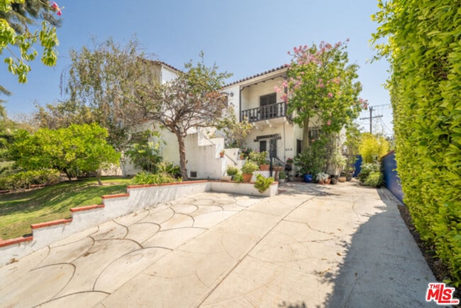 8316 4th St in Los Angeles, CA - Building Photo - Building Photo