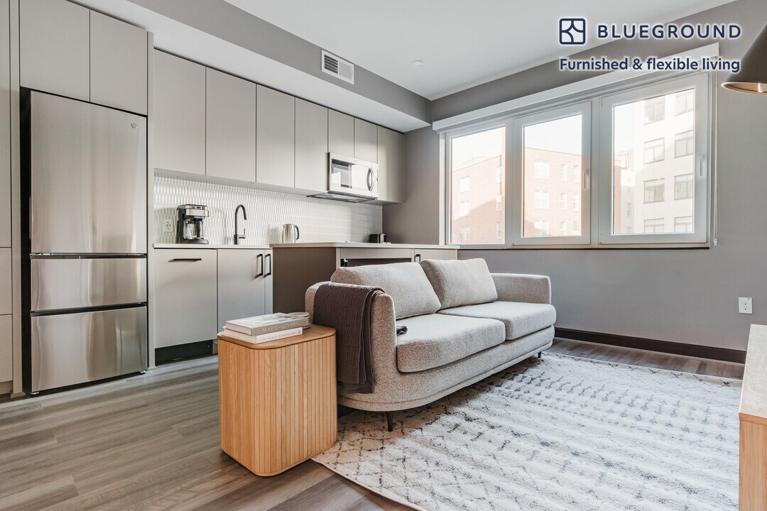 1313 L St NW in Washington, DC - Building Photo