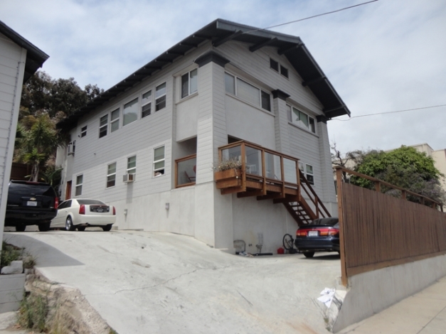 117 W Channel Rd in Santa Monica, CA - Building Photo - Building Photo