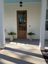 2240 Caroline St in Mandeville, LA - Foto de edificio - Building Photo