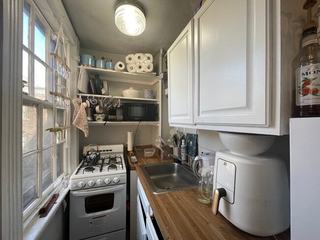 4 Champney Pl in Boston, MA - Building Photo - Building Photo