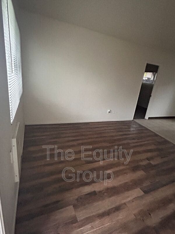 331 E Elm St in Hanford, CA - Building Photo - Building Photo