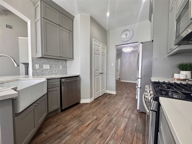 property at 10918 S Falls Terrace