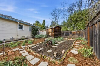 8 Patricia Pl in Menlo Park, CA - Building Photo - Building Photo