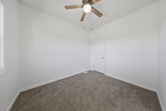 835 Bishop Ave in Aurora, IL - Building Photo - Building Photo