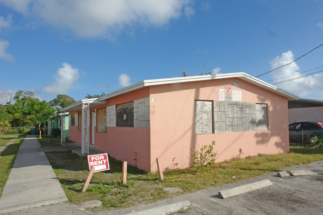 123-119 NE 10th Ave in Boynton Beach, FL - Building Photo - Building Photo