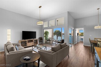 2651 Citrus Lake Dr in Naples, FL - Building Photo - Building Photo