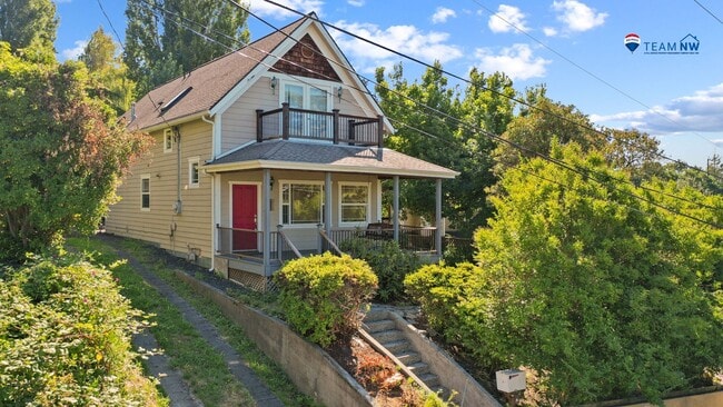 property at 516 Eastside St NE