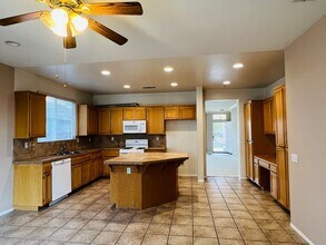 13278 Luna Rd in Victorville, CA - Building Photo - Building Photo