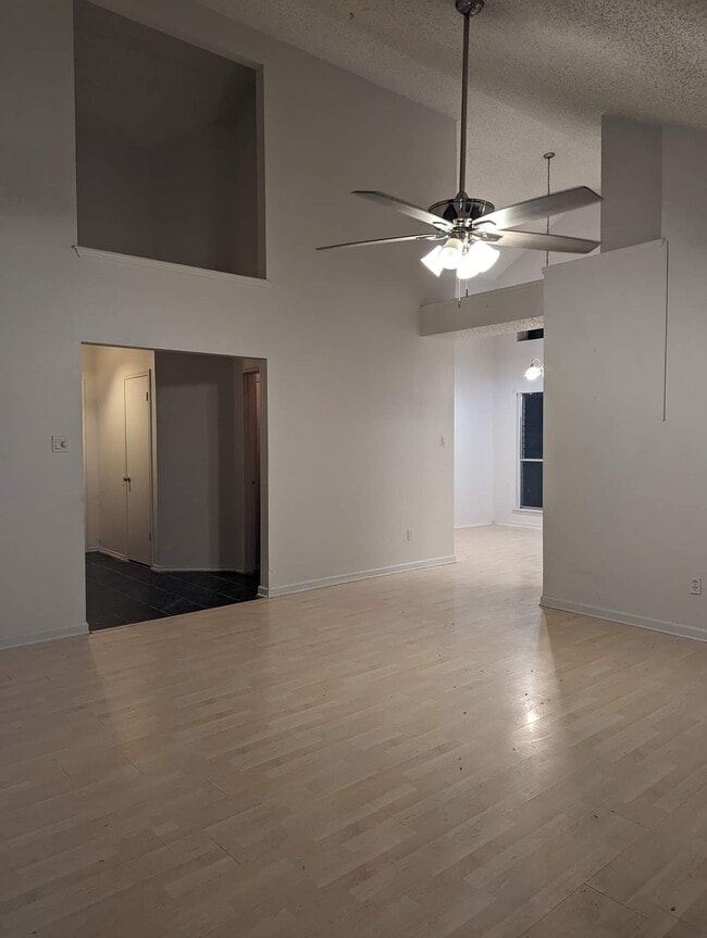 7322 Park West Dr in San Antonio, TX - Foto de edificio - Building Photo