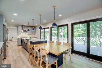 5352 Sideburn Rd in Fairfax, VA - Building Photo - Building Photo