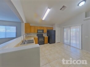 19303 N Leland Rd in Maricopa, AZ - Foto de edificio - Building Photo