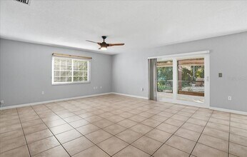 6808 Friendship Dr in Sarasota, FL - Building Photo - Building Photo
