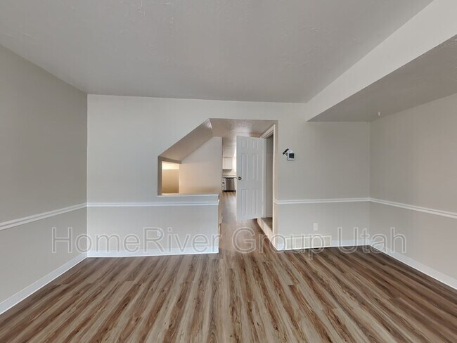 4247 S Hwy 89 in North Salt Lake, UT - Building Photo - Building Photo