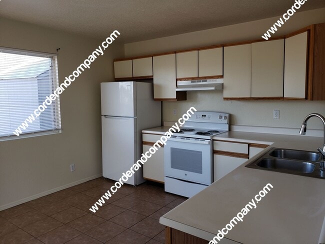 1117 Sand Dune Rd NE in Rio Rancho, NM - Building Photo - Building Photo