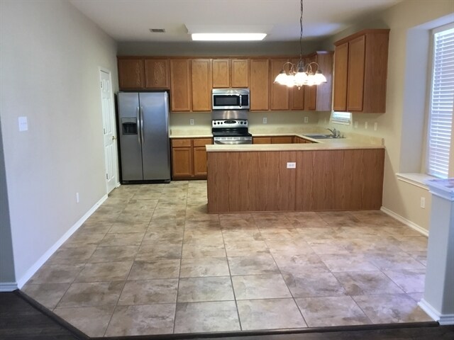12179 Dawson Cir in San Antonio, TX - Building Photo - Building Photo