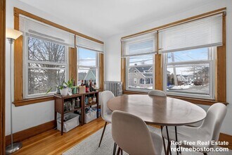 27 S Crescent Circuit, Unit B in Boston, MA - Foto de edificio - Building Photo