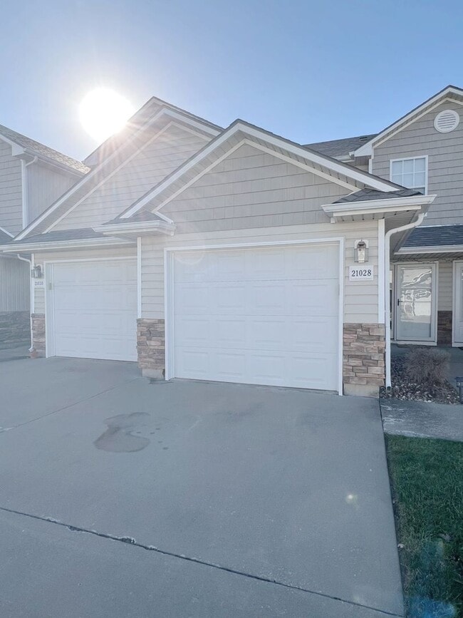 21028 Millridge St in Spring Hill, KS - Building Photo - Building Photo