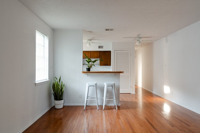 1337 Vinton Ave, Unit 4 in Memphis, TN - Foto de edificio - Building Photo